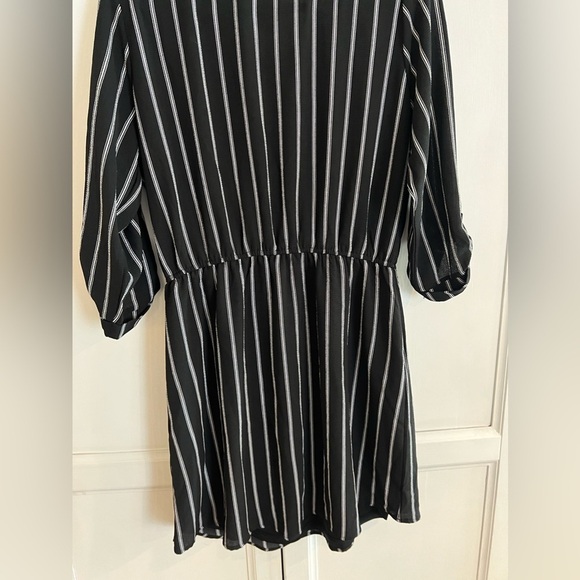 Women’s  dress - Picture 2 of 5